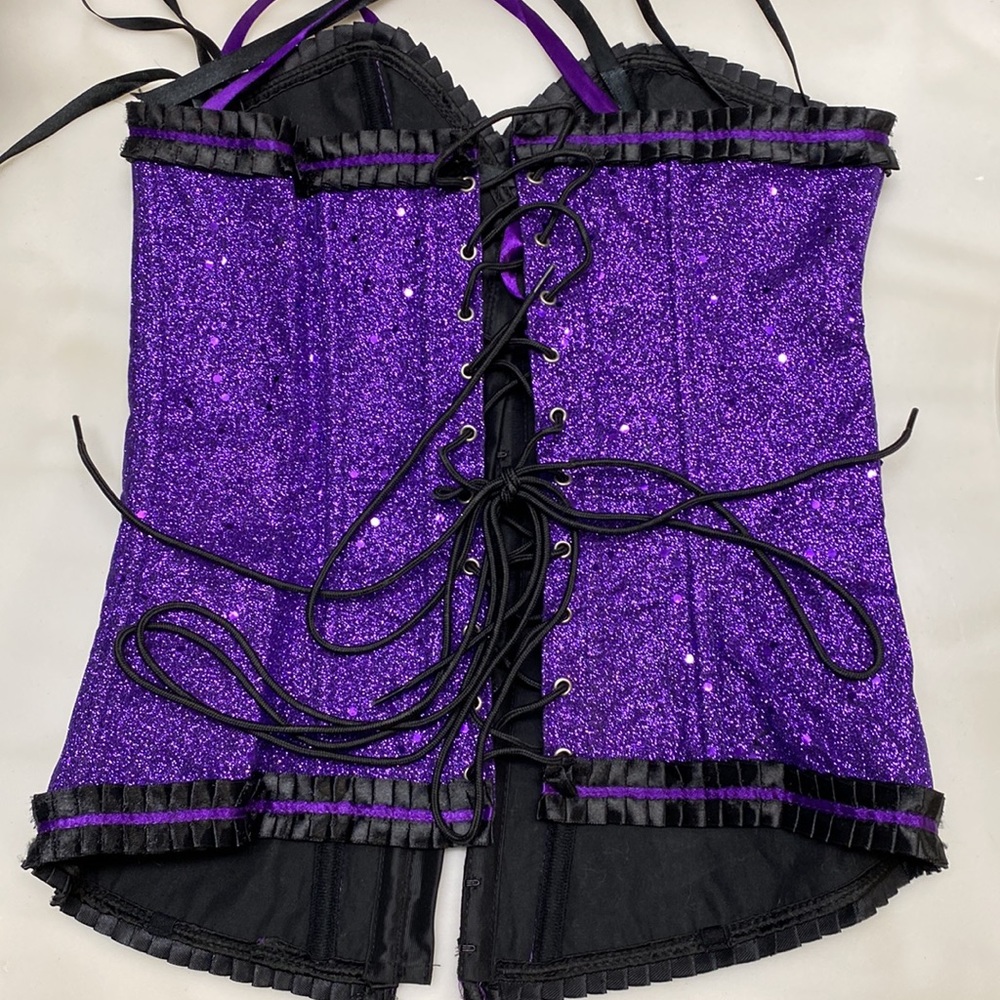 Corset - Picture 4 of 4